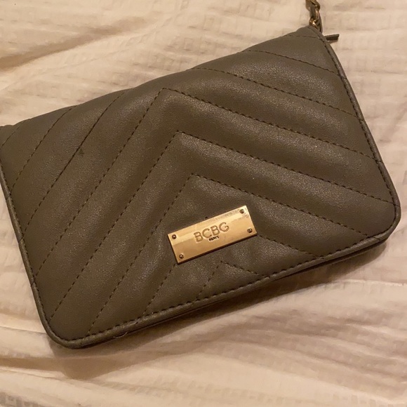 BCBG Paris crossbody bag - Picture 2 of 4